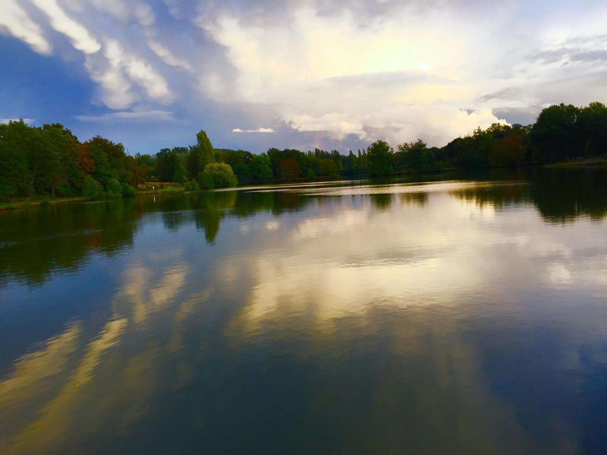Nature Et Bord D'Etang A Jars Exterior foto